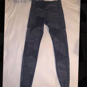 Lululemon legging—Great condition. Size 6!